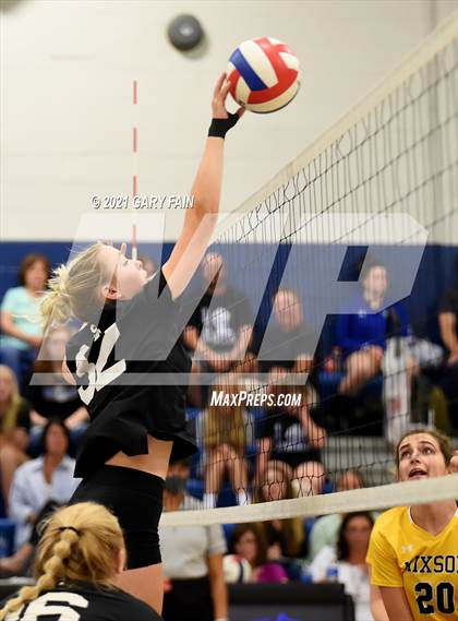 Thumbnail 3 in Hixson @ Sale Creek photogallery.