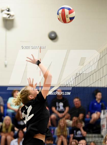 Thumbnail 2 in Hixson @ Sale Creek photogallery.