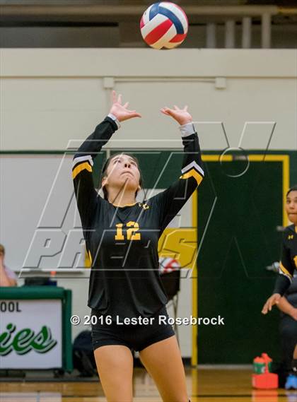 Thumbnail 1 in East Central vs Holmes photogallery.
