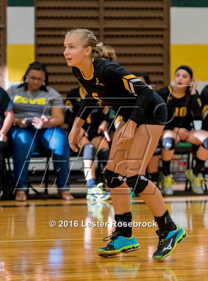 Thumbnail 2 in East Central vs Holmes photogallery.