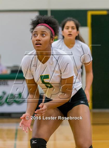 Thumbnail 2 in East Central vs Holmes photogallery.