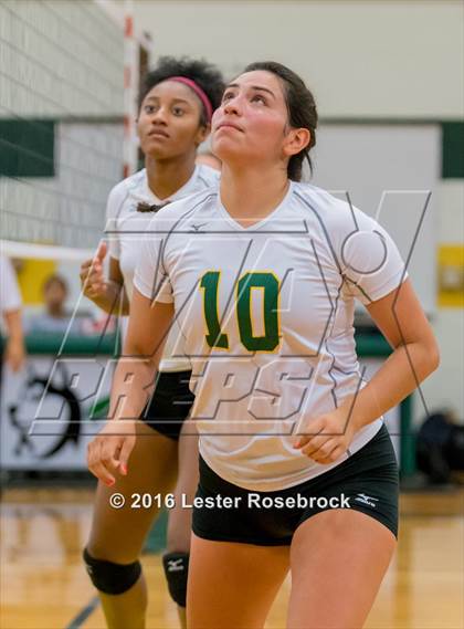 Thumbnail 2 in East Central vs Holmes photogallery.