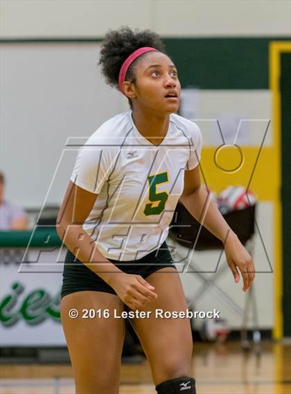 Thumbnail 1 in East Central vs Holmes photogallery.