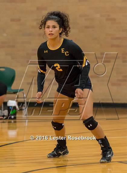 Thumbnail 2 in East Central vs Holmes photogallery.