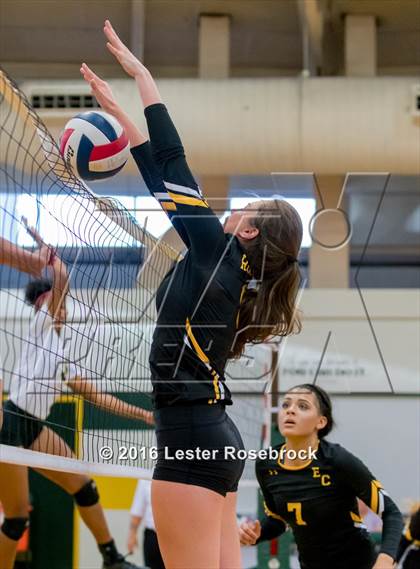 Thumbnail 2 in East Central vs Holmes photogallery.