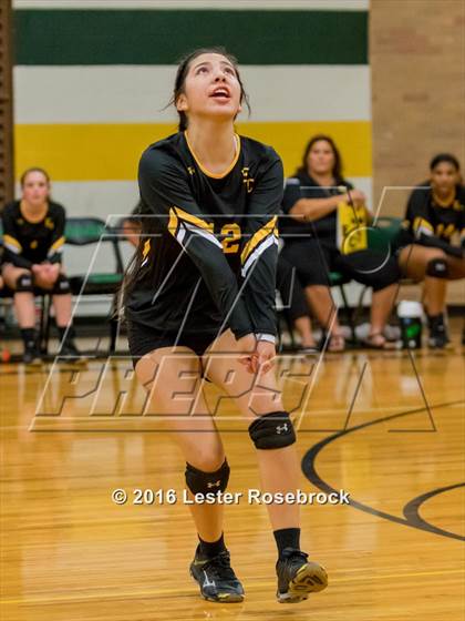 Thumbnail 2 in East Central vs Holmes photogallery.