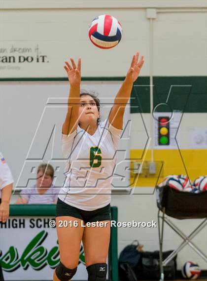 Thumbnail 1 in East Central vs Holmes photogallery.