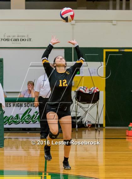 Thumbnail 2 in East Central vs Holmes photogallery.