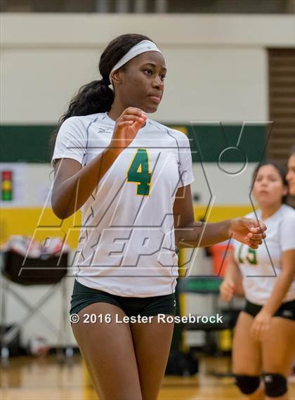 Thumbnail 2 in East Central vs Holmes photogallery.