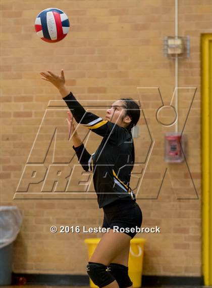 Thumbnail 2 in East Central vs Holmes photogallery.