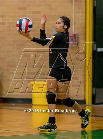 Thumbnail 3 in East Central vs Holmes photogallery.