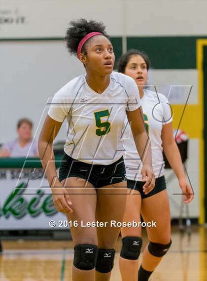 Thumbnail 1 in East Central vs Holmes photogallery.