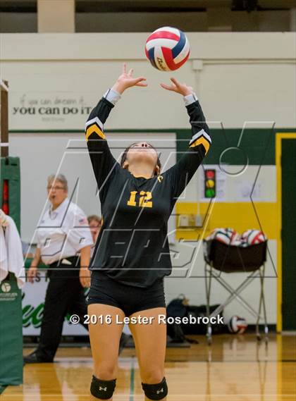 Thumbnail 2 in East Central vs Holmes photogallery.