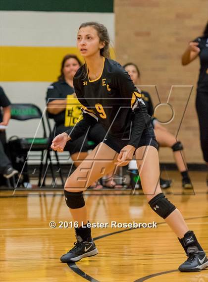 Thumbnail 2 in East Central vs Holmes photogallery.