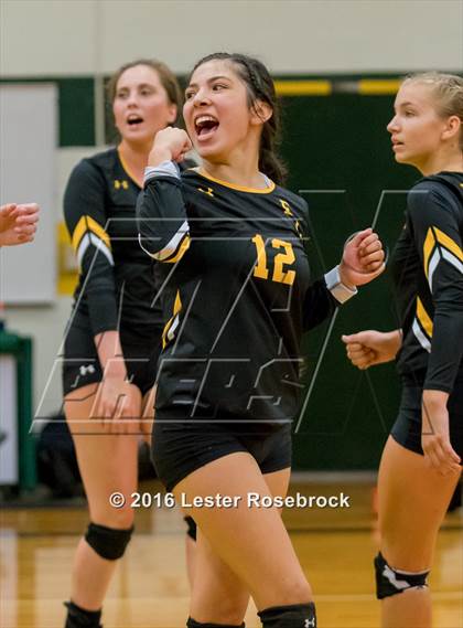 Thumbnail 3 in East Central vs Holmes photogallery.
