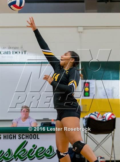 Thumbnail 2 in East Central vs Holmes photogallery.