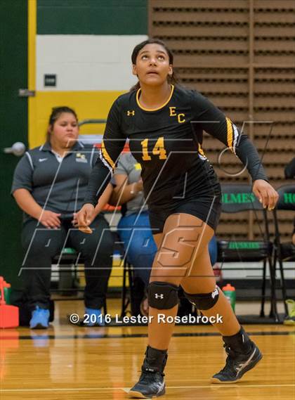 Thumbnail 3 in East Central vs Holmes photogallery.