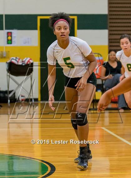 Thumbnail 3 in East Central vs Holmes photogallery.