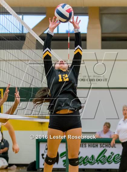 Thumbnail 2 in East Central vs Holmes photogallery.