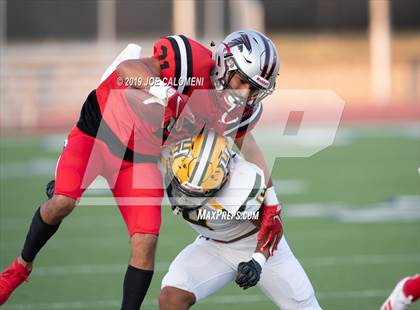 Thumbnail 2 in Stevens [John Paul] vs Holmes photogallery.