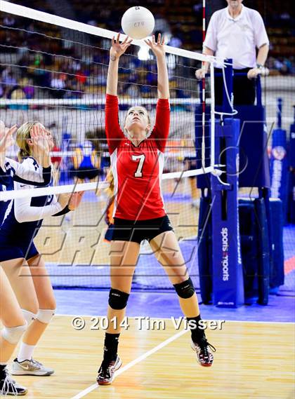 Thumbnail 2 in Montrose vs. Valor Christian (CHSAA 4A Playoff) photogallery.