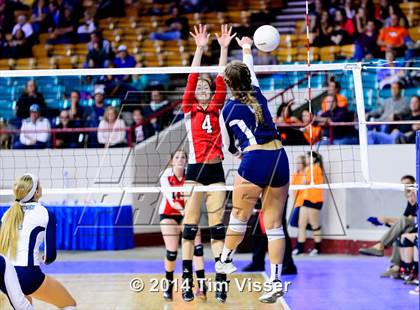 Thumbnail 2 in Montrose vs. Valor Christian (CHSAA 4A Playoff) photogallery.