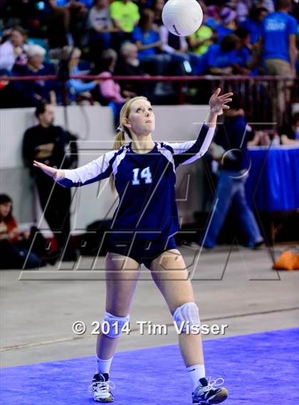 Thumbnail 2 in Montrose vs. Valor Christian (CHSAA 4A Playoff) photogallery.