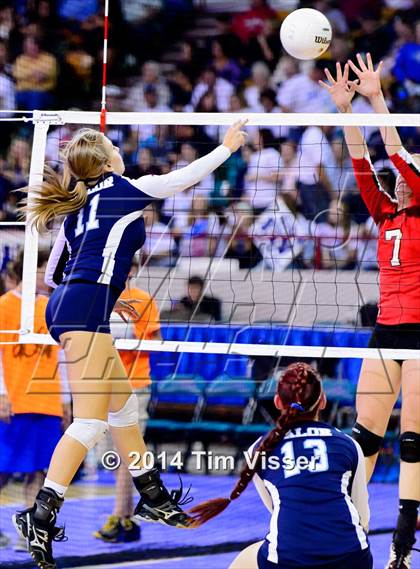 Thumbnail 3 in Montrose vs. Valor Christian (CHSAA 4A Playoff) photogallery.