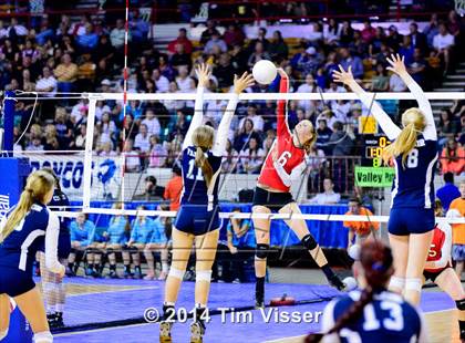 Thumbnail 2 in Montrose vs. Valor Christian (CHSAA 4A Playoff) photogallery.