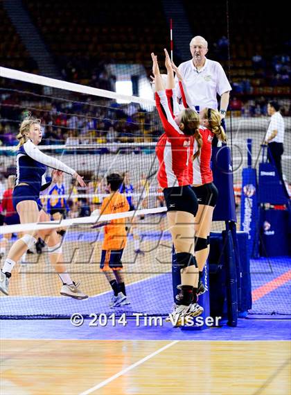 Thumbnail 2 in Montrose vs. Valor Christian (CHSAA 4A Playoff) photogallery.