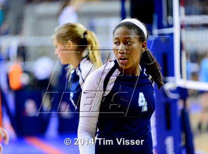 Thumbnail 1 in Montrose vs. Valor Christian (CHSAA 4A Playoff) photogallery.