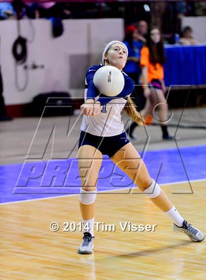 Thumbnail 2 in Montrose vs. Valor Christian (CHSAA 4A Playoff) photogallery.