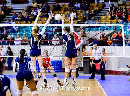 Thumbnail 3 in Montrose vs. Valor Christian (CHSAA 4A Playoff) photogallery.