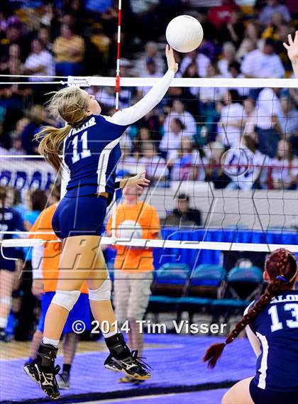 Thumbnail 2 in Montrose vs. Valor Christian (CHSAA 4A Playoff) photogallery.