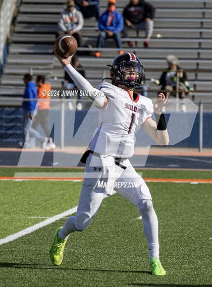 Thumbnail 3 in Springfield @ East St. Louis (IHSA 6A first round) photogallery.