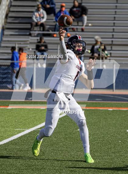 Thumbnail 2 in Springfield @ East St. Louis (IHSA 6A first round) photogallery.