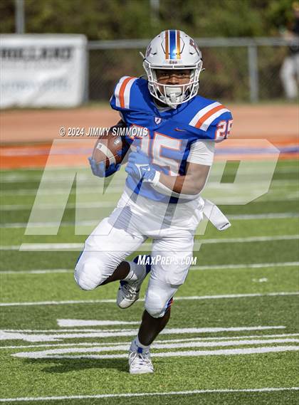 Thumbnail 3 in Springfield @ East St. Louis (IHSA 6A first round) photogallery.