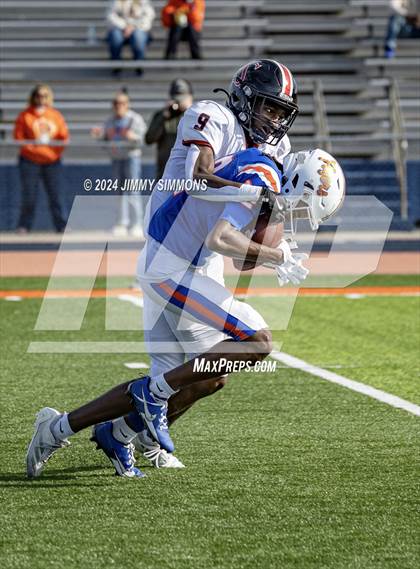 Thumbnail 2 in Springfield @ East St. Louis (IHSA 6A first round) photogallery.