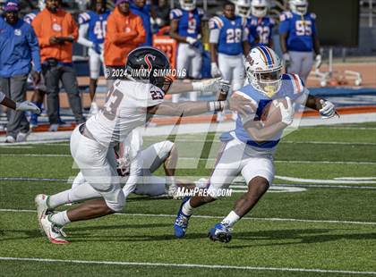 Thumbnail 2 in Springfield @ East St. Louis (IHSA 6A first round) photogallery.