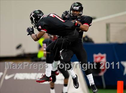 Thumbnail 3 in Trinity vs. Shiloh Christian (Kirk Herbstreit National Kickoff Classic) photogallery.