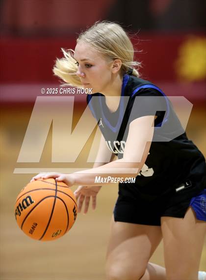 Thumbnail 2 in Catalina Foothills vs Paradise Honors (Salpointe Cactus Clash) photogallery.
