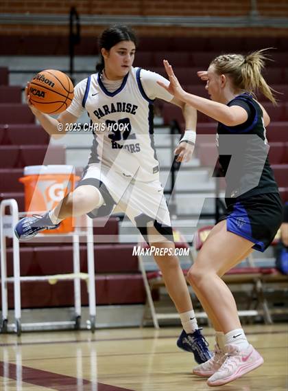 Thumbnail 3 in Catalina Foothills vs Paradise Honors (Salpointe Cactus Clash) photogallery.