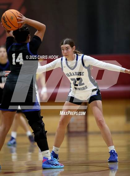 Thumbnail 2 in Catalina Foothills vs Paradise Honors (Salpointe Cactus Clash) photogallery.