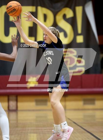 Thumbnail 3 in Catalina Foothills vs Paradise Honors (Salpointe Cactus Clash) photogallery.