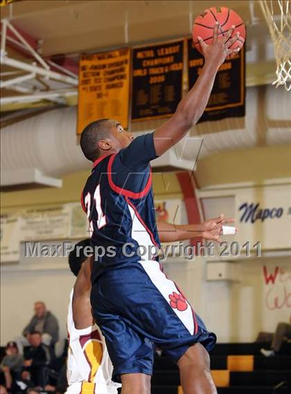 Thumbnail 2 in Rancho Cotate vs. Lincoln (Mel Good Holiday Classic) photogallery.