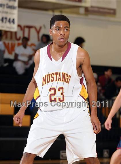 Thumbnail 3 in Rancho Cotate vs. Lincoln (Mel Good Holiday Classic) photogallery.