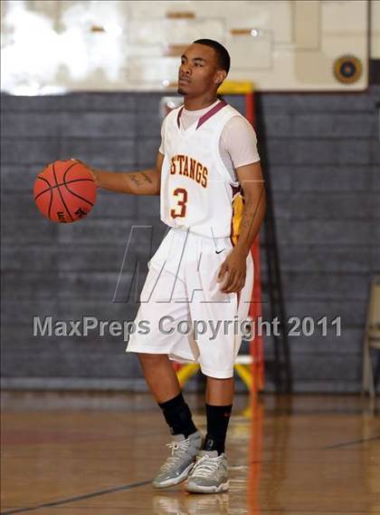 Thumbnail 2 in Rancho Cotate vs. Lincoln (Mel Good Holiday Classic) photogallery.