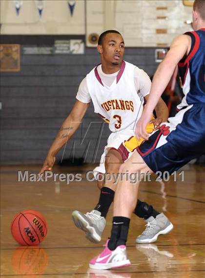 Thumbnail 2 in Rancho Cotate vs. Lincoln (Mel Good Holiday Classic) photogallery.