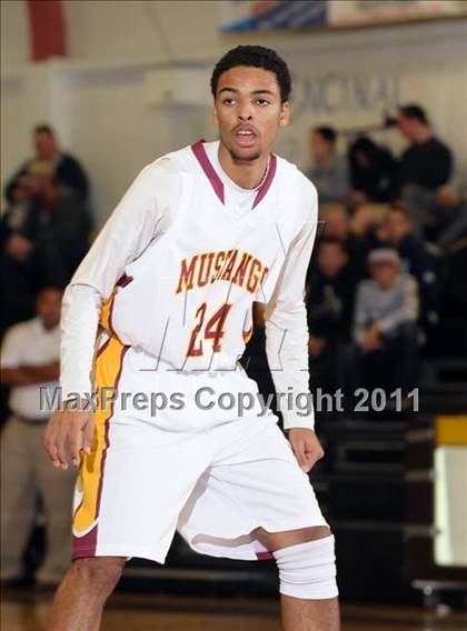 Thumbnail 3 in Rancho Cotate vs. Lincoln (Mel Good Holiday Classic) photogallery.