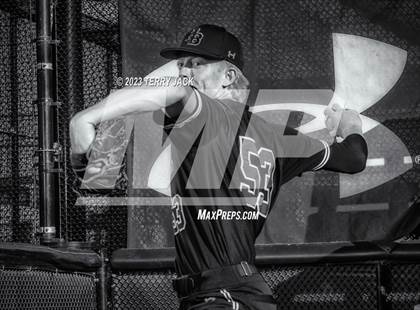 Thumbnail 1 in Huntington Beach High School 2023 Seniors photogallery.